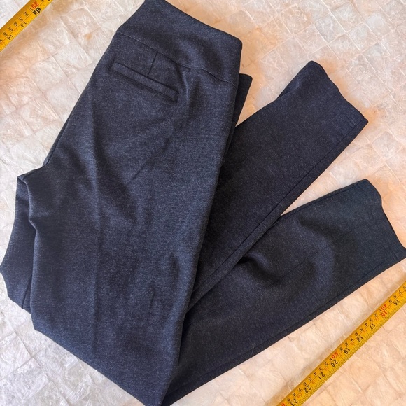 CAbi Lean Trouser Ponte Cigarette Pants Business Casual Slimming size 2 like new - Picture 9 of 9
